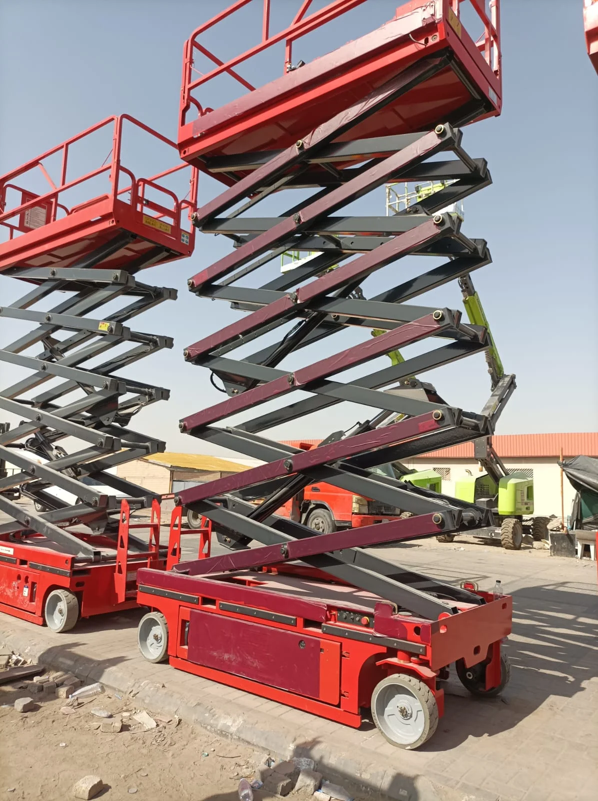 سيزرلفت للايجار ينبع سقالات كهرباء للايجار ينبع مان لفت للايجار ينبع0578601789