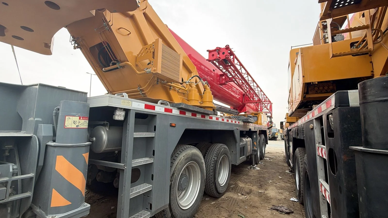 #كرينات_للايجار #رافعات_شوكية_للايجار Cranes and forklifts for rent