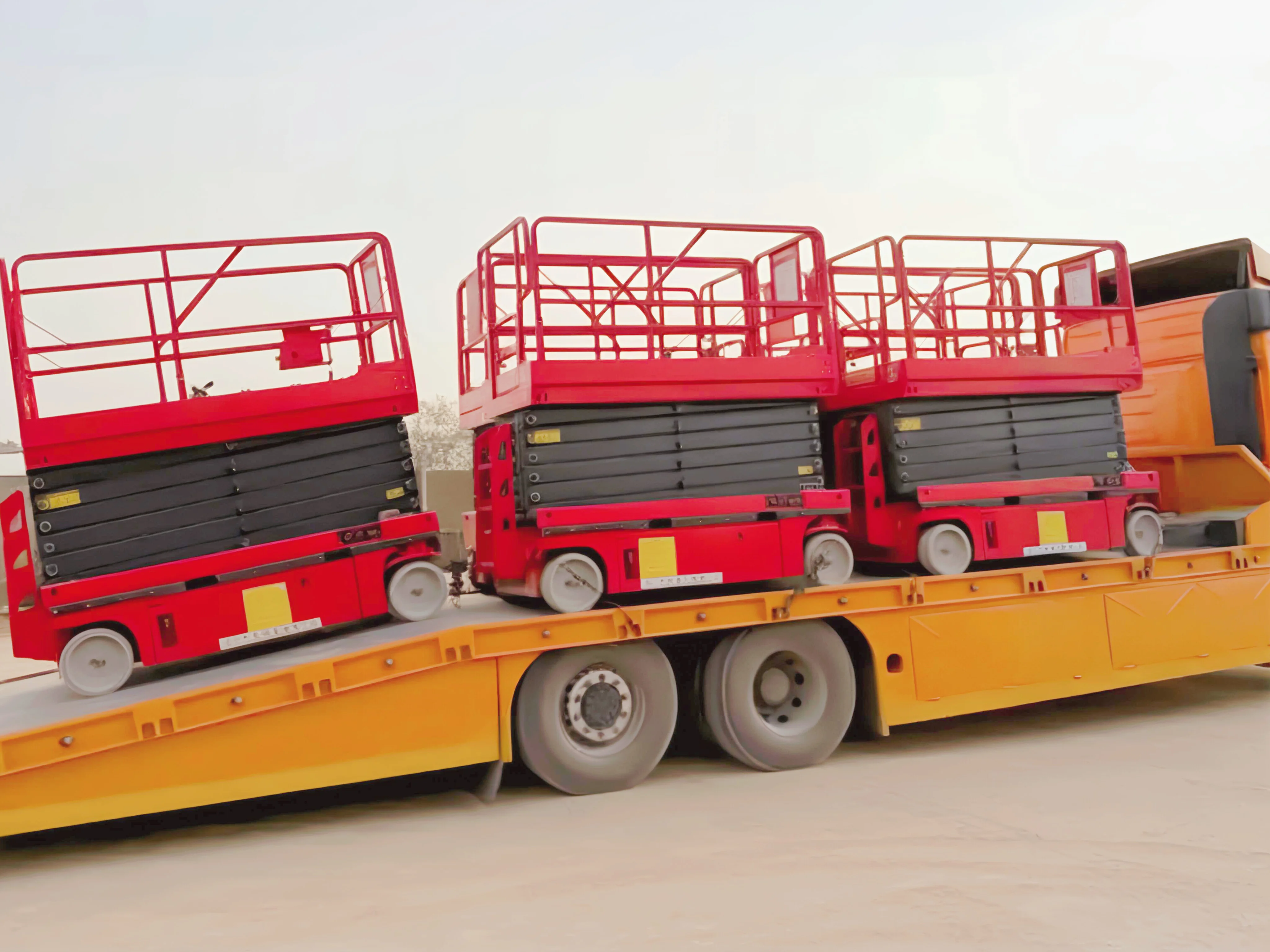 Scissor Lifts Company in Saudi Arabia: Electric, Dammam, Jeddah, Riyadh