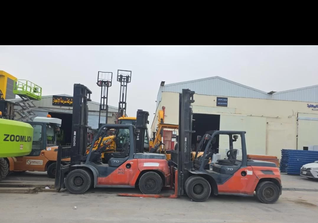 فوركلفت للإيجار بالرياض -رافعة شوكية 25طن - للإيجار في الرياض - 30طن 16طن 20طن 16طن 10طن 7طن 5طن