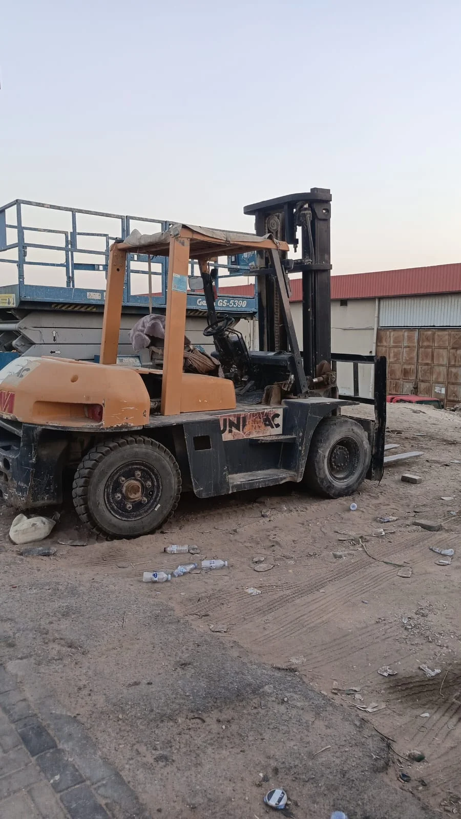forklift scissor lift manlift for rental