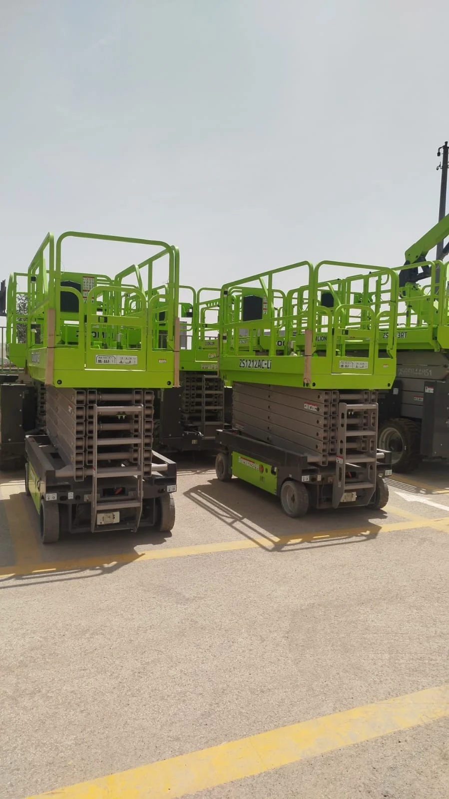 سيزر لفت 10 متر و 12 متر للايجار في الدمام scissorlift rental