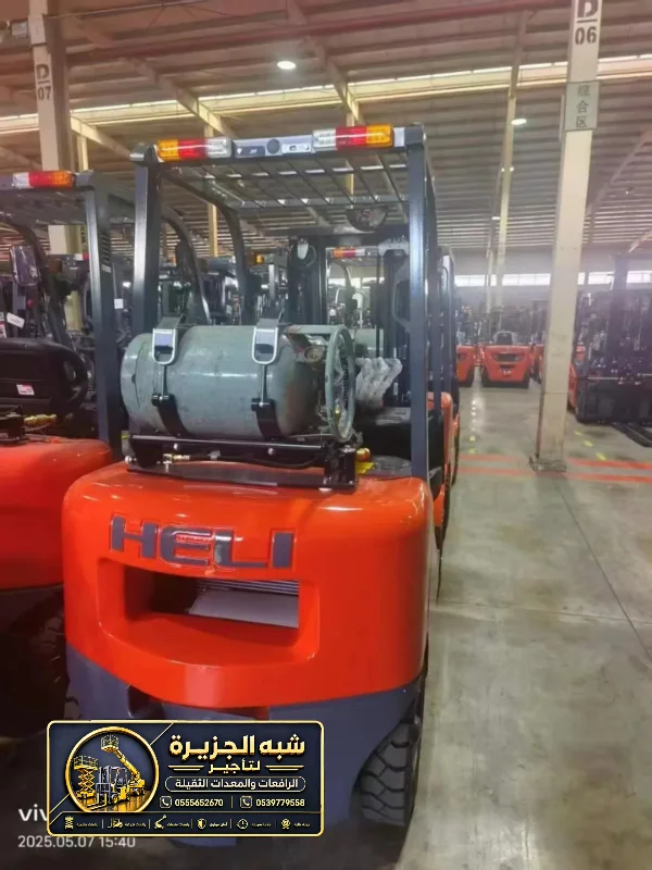 تاجير فوركلفت في جدة | مناسب لجميع الأعمال الثقيلة والخفيفة داخل المستودعات او خارجه