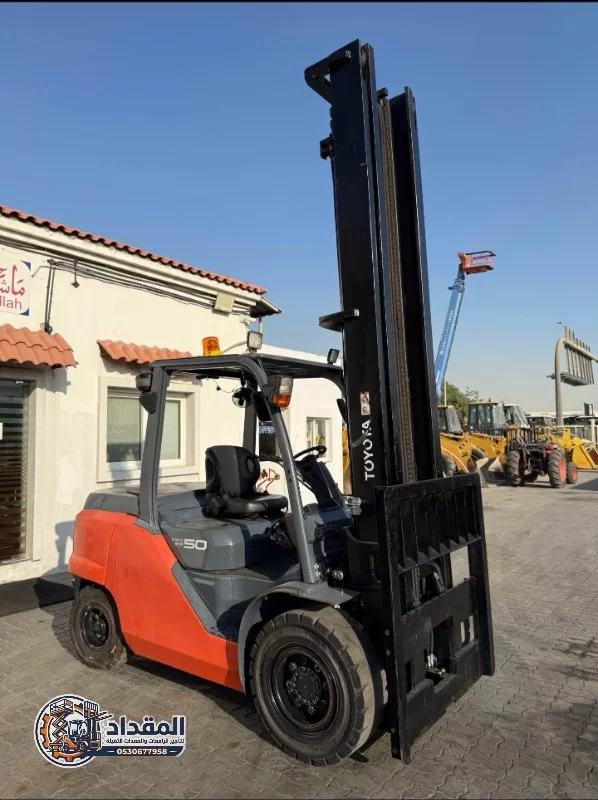 فوركلفت للإيجار في الرياض 3–25 طن | أقوى تأجير رافعات شوكية بأسعار منافسة / 2026