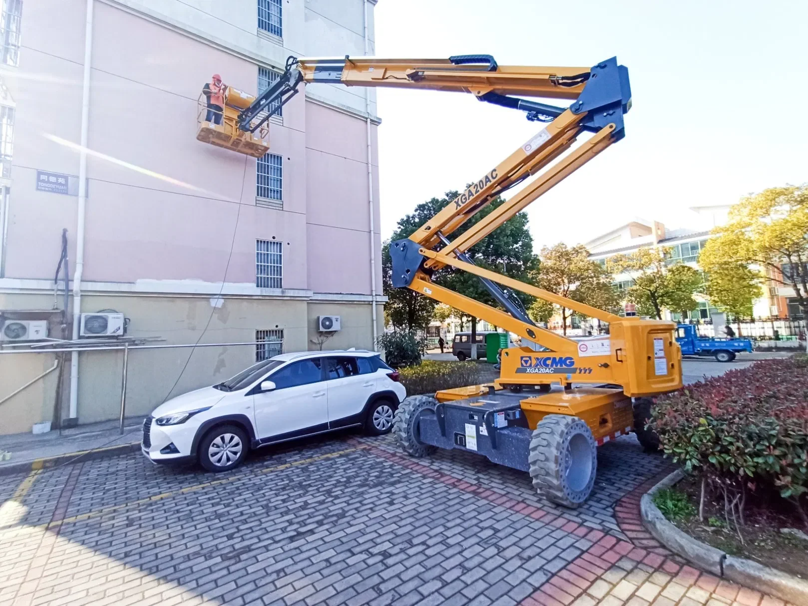 مان لفت للايجار الرياض سيزرلفت للايجار الرياض سقالات كهرباء للايجار الرياض 0578601789