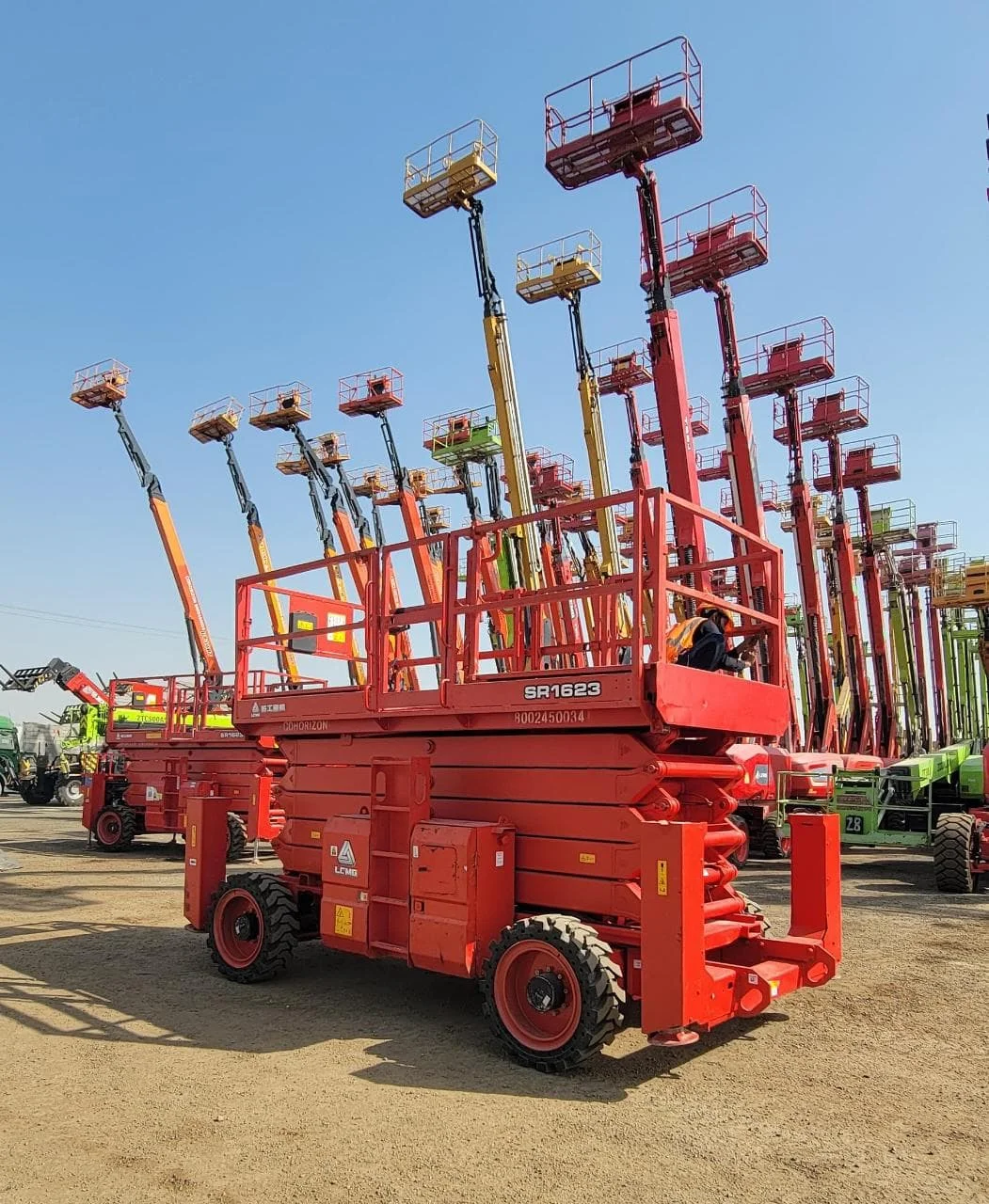 Manlifts and scissor lifts for rental