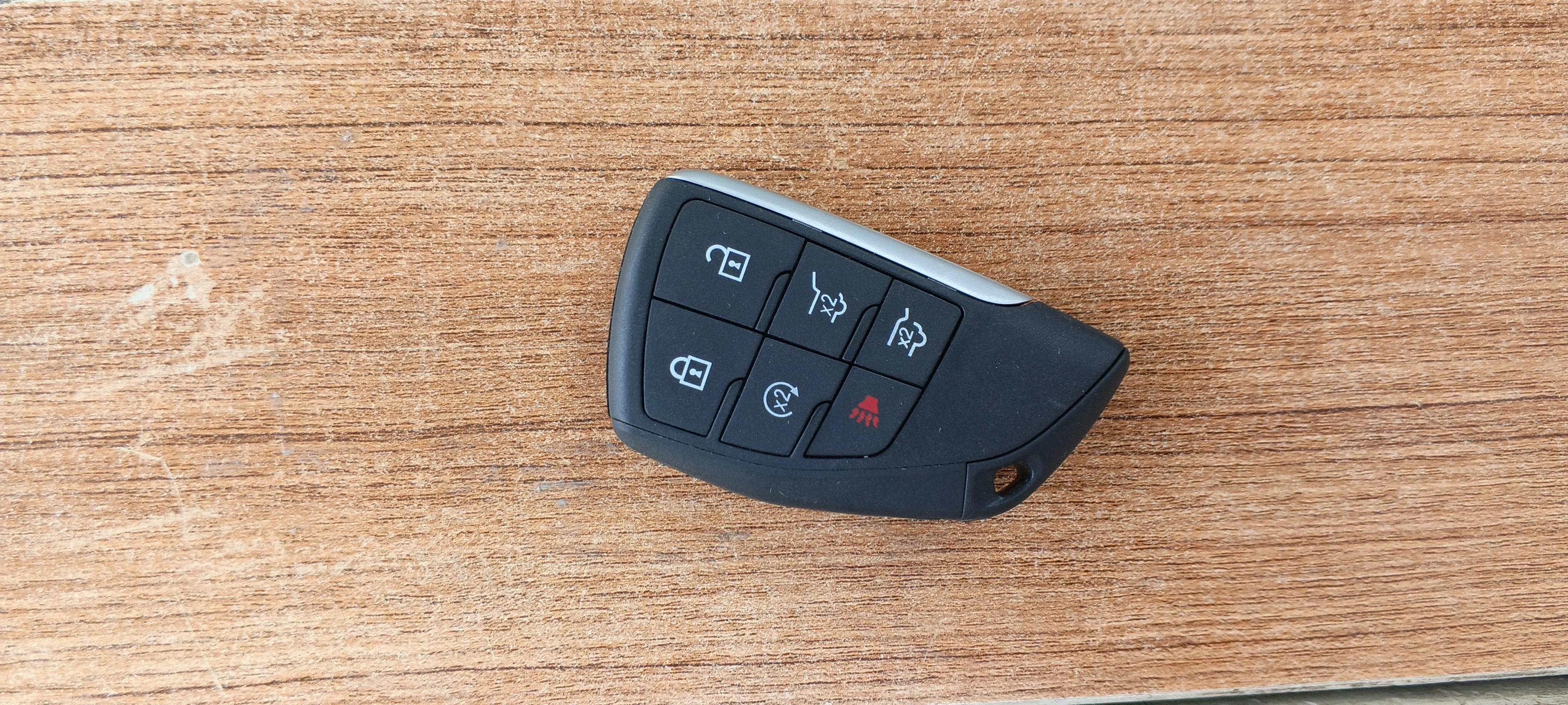 محل مفاتيح لأصلاح الريموتات و برمجة الريموتات و فتح السيارات و الشقق