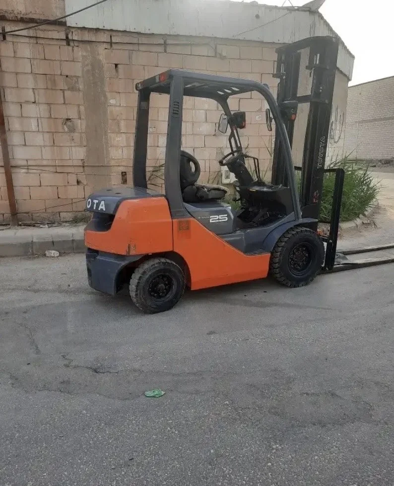 رافعة شوكية للايجار فوركلفت