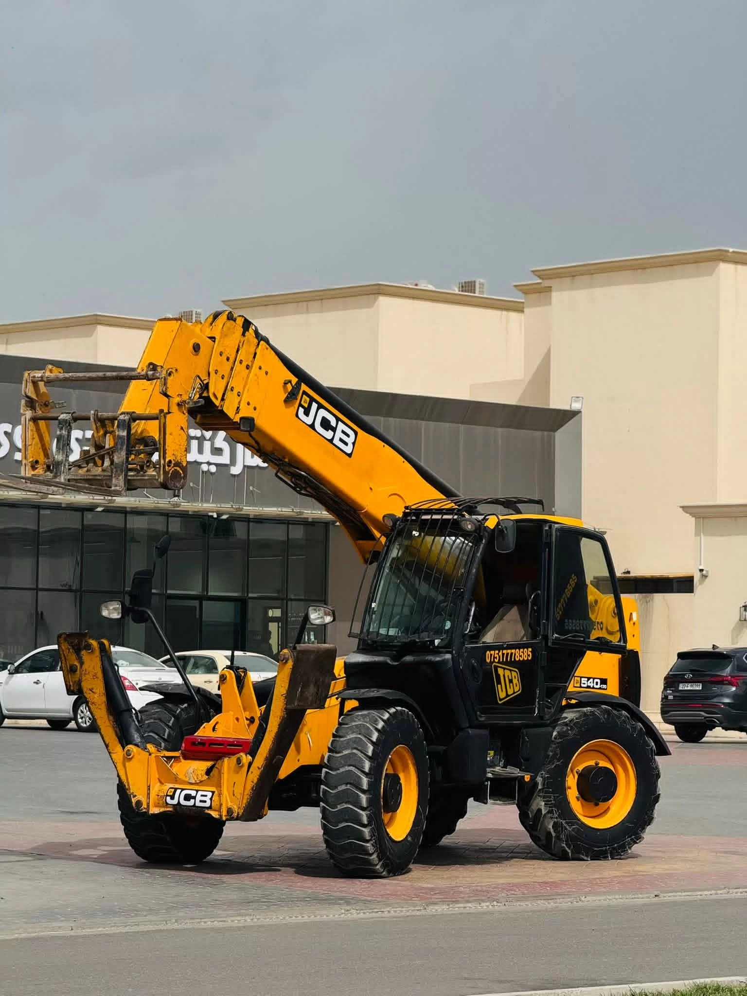 جي سي بي للايجار بالدمام بالرياض بجدة- تليهندر للإيجار رافعات تلسكوبية للإيجار الدمام الرياض جدة