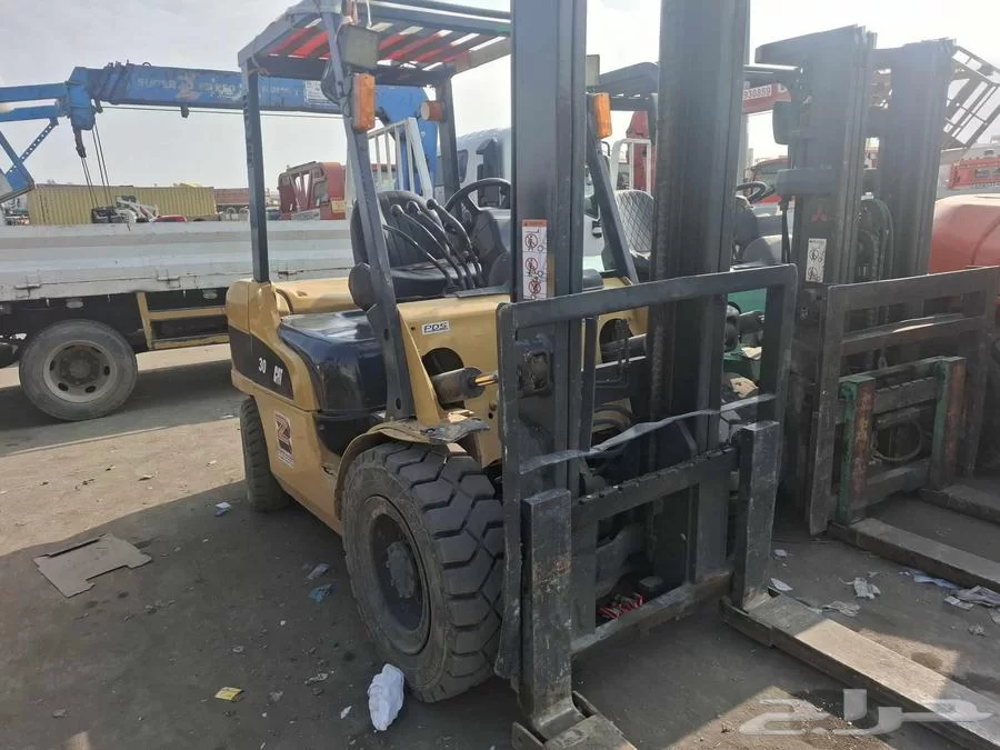 فوركلفت رافعه شوكيه للايجار 10طن 16طن 20طن 5طن 7طن 3طن في الدمام الرياض