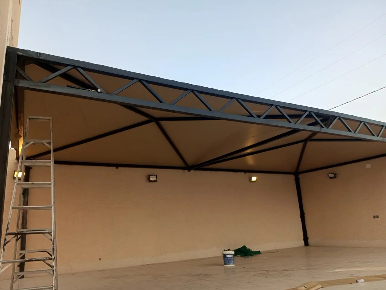مظلات سيارات المخواة وسواتر وبرجولات المخواة