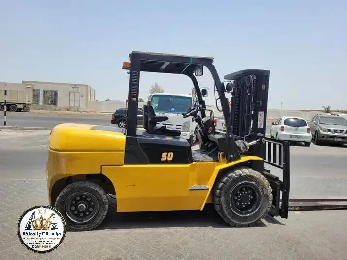 رافعات شوكية للأيجار بقيق - عين دار - العثمانية — فوركلفت 2 طن 3 طن 5 طن 7 طن 10 طن — تأجير يومي وأسبوعي 🚜
