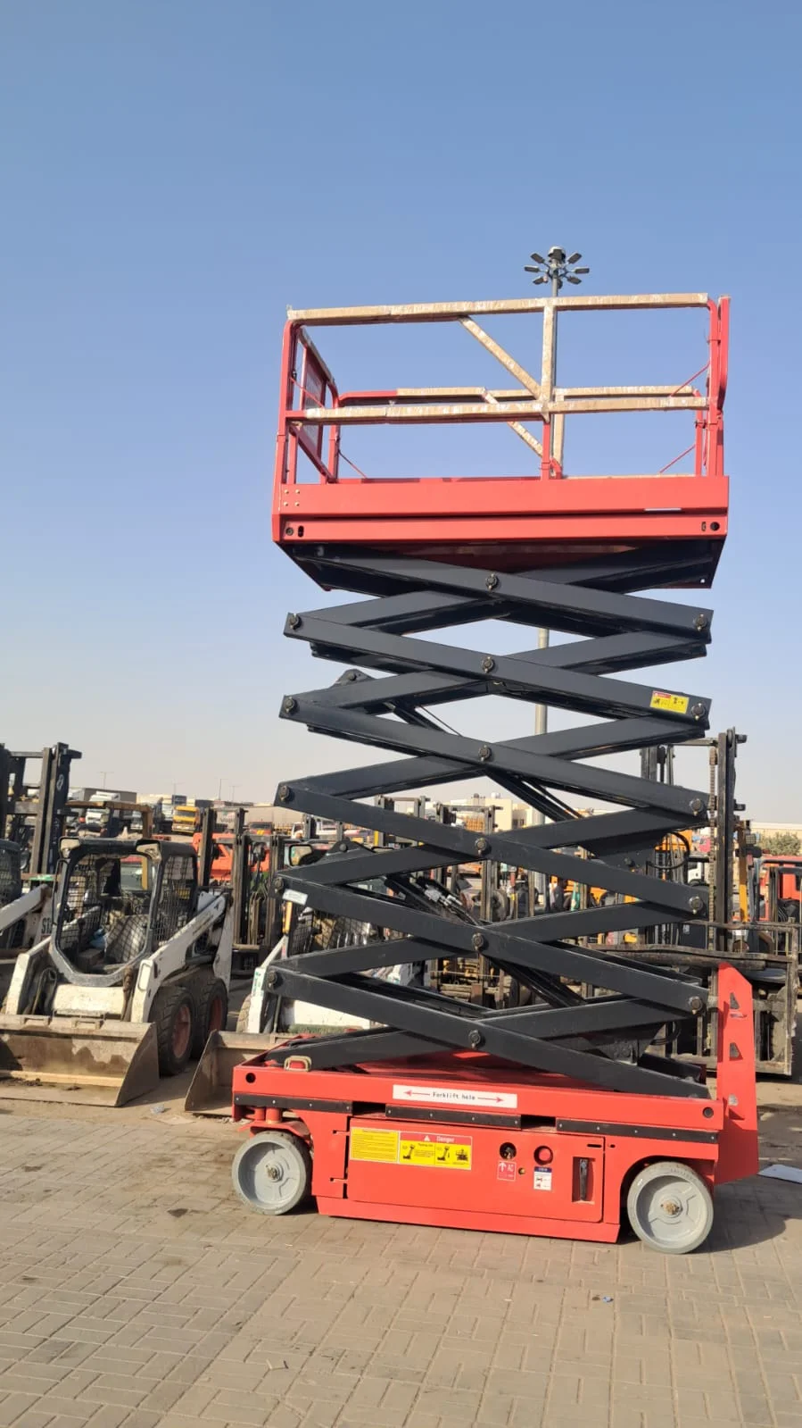 سيزر لفت مان لفت للايجار فور كلفت رافعه شوكيه للايجار