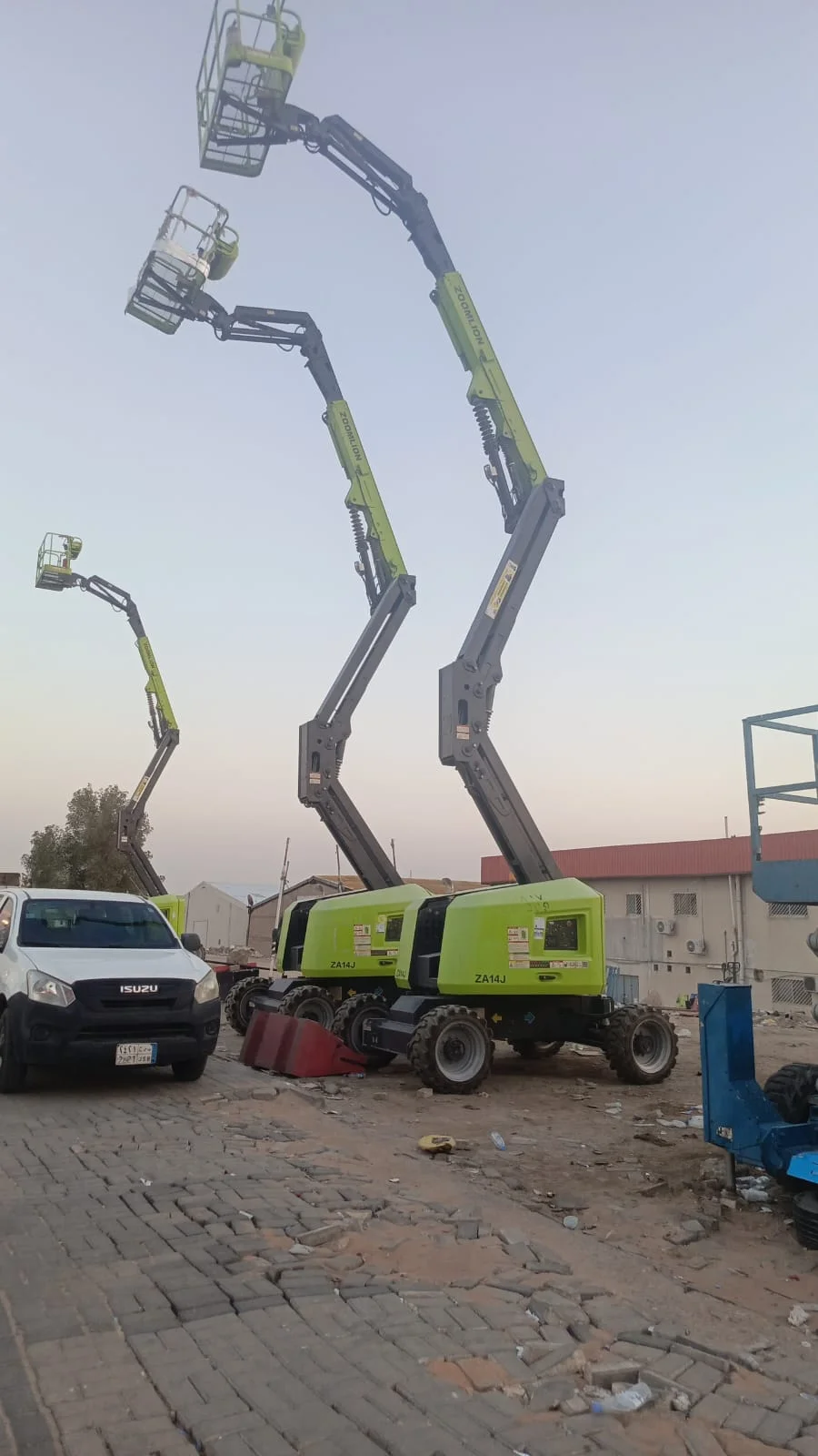 مانلفت manlift للايجار الشهري واليومي