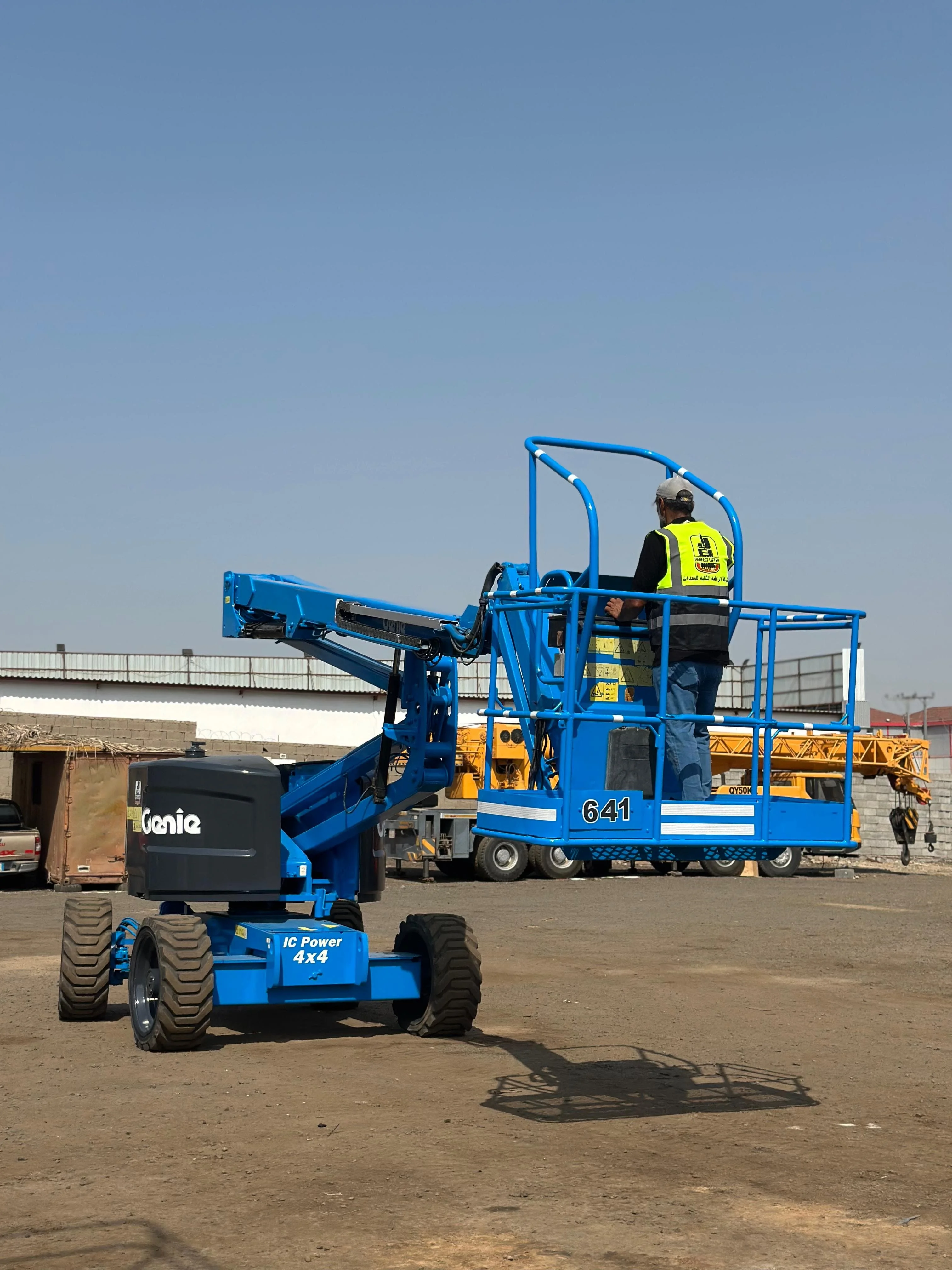 سقالات كهرباء للايجار الرياض مان لفت للايجار الرياض سيزرات لفت للايجار الرياض 0556259910
