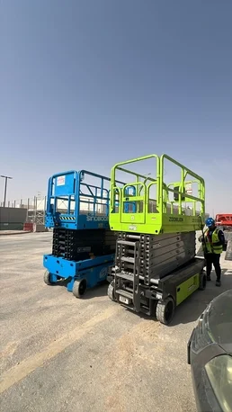 سيزر لفت 8متر 10متر 12متر 14متر ديزل كهرباء للايجار في جدة