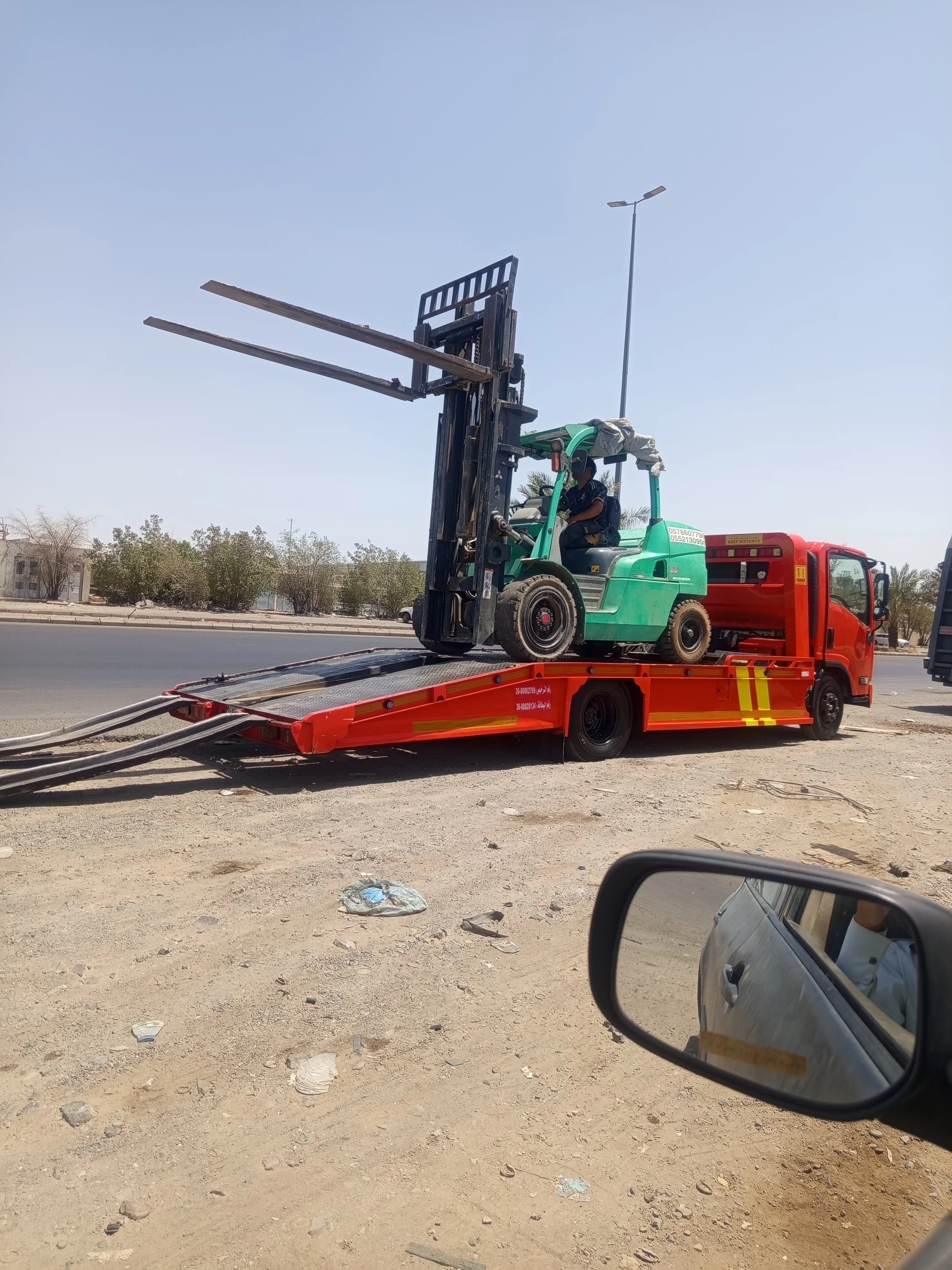 تأجير رافعات شوكية وسيزرات