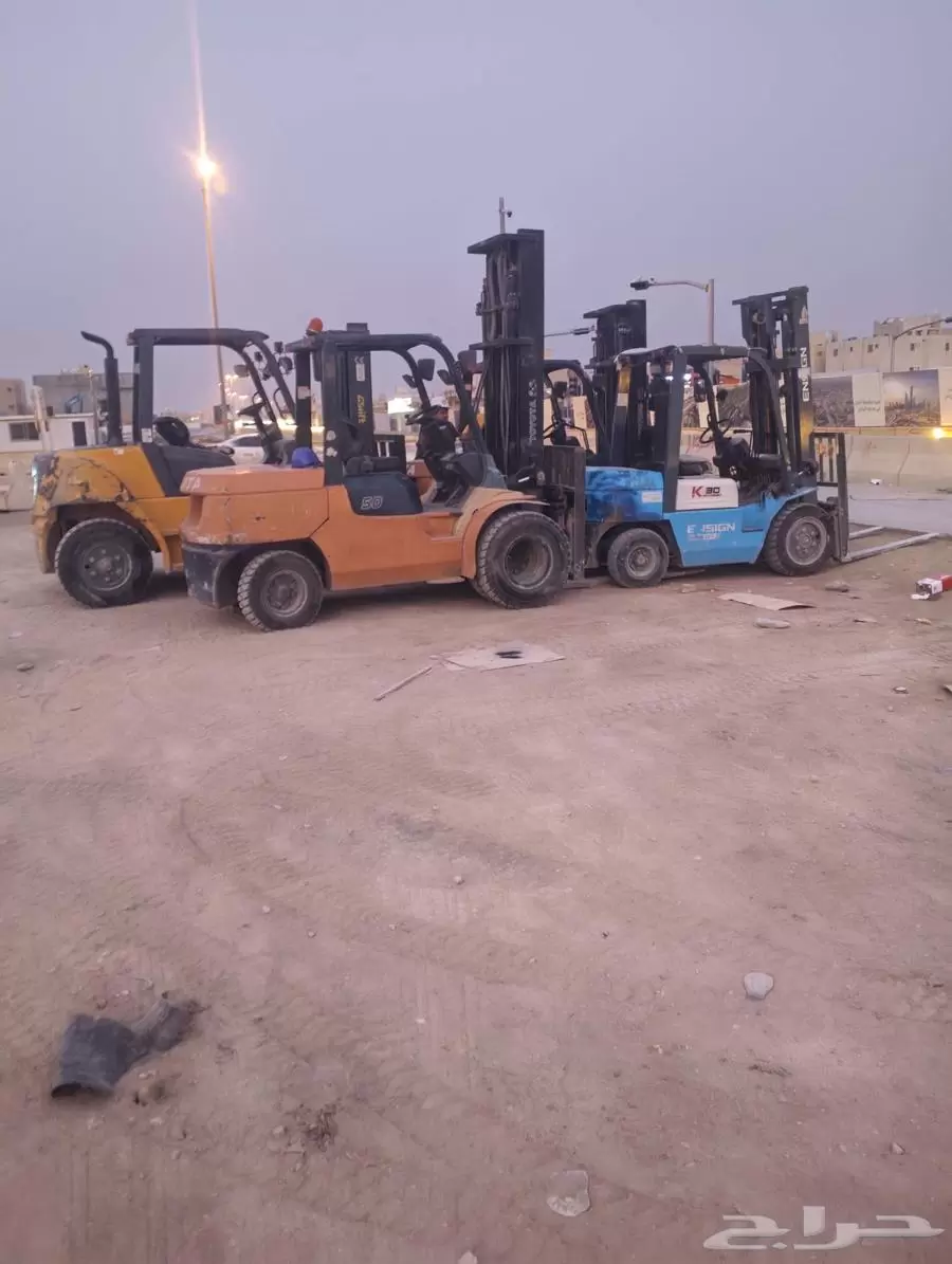 متاح للأيجار| فوركلفت للإيجار في الرياض * الخرج الدرعية الدمام * | رافعات شوكية للأيجار| تأجير رافعة شوكية 1.5طن 2.5طن 3طن 5طن 7طن 10طن 16طن 20طن 25طن بالرياض