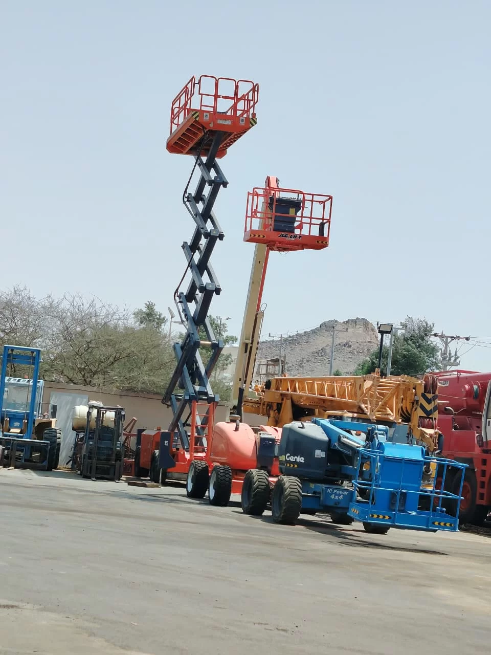 سيزر لفت للايجار.. مان لفت ورافعات شوكيه وكرينات وجيسيبي للايجار